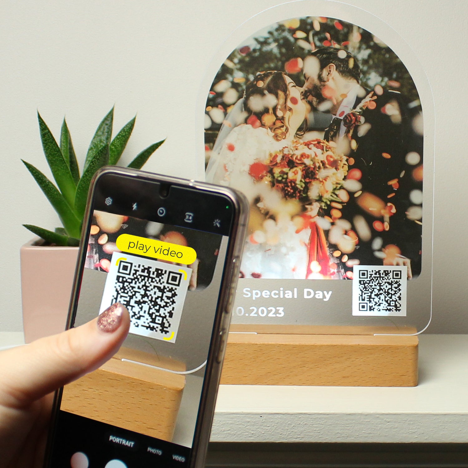 Personalised QR Photo Upload LED Light - gift & personalise